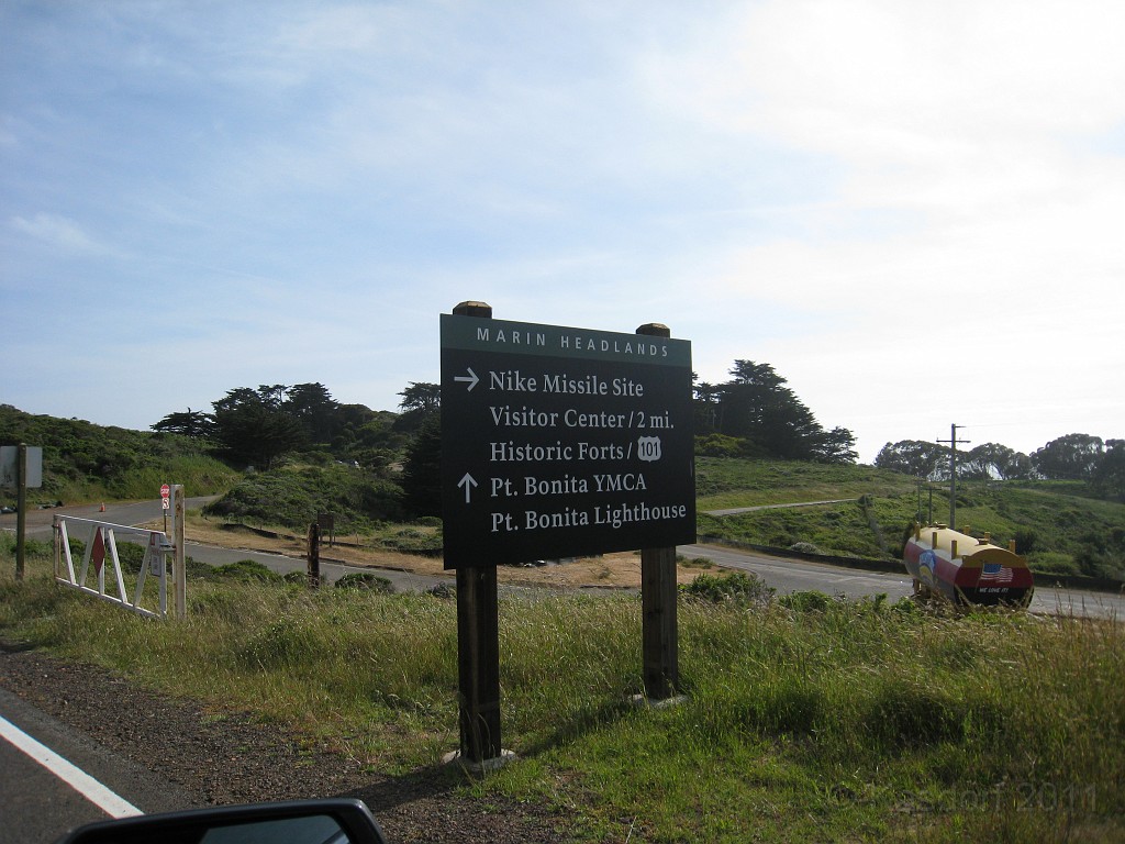 2011 Bay 2 Breakers Friday 0835.JPG - I was able to participate in the 100th annual running of the Bay to Breakers 12K race in San Francisco California. A weekend for sightseeing and racing.